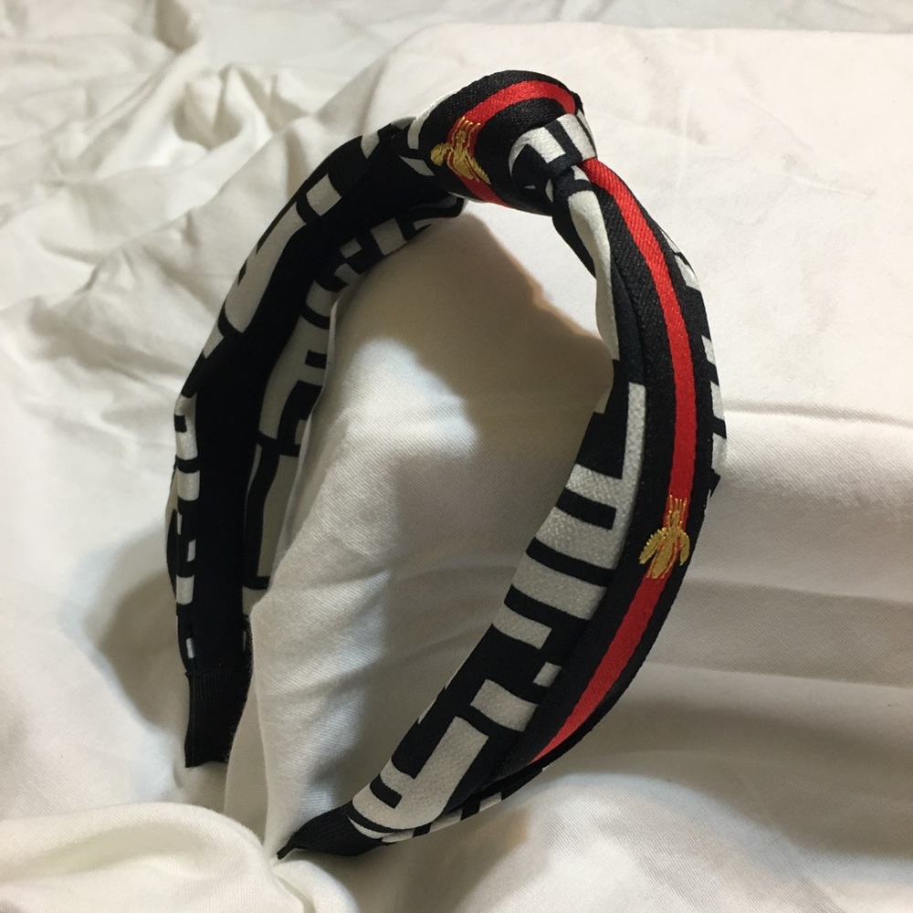 Black and white with bee decals knot headband! 🐄